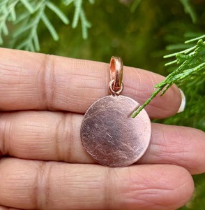 Collar de Cobre Hecho a Mano de Lujo, con Diseño de Pergamino, Personalizado, en Tono Dorado, Regalo Promocional Original para el Día del Padre - Product Image 3