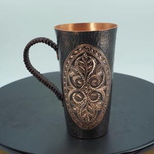 Mug de luxe noir gravé, idéal pour les occasions spéciales, les réceptions, le service des invités et la dégustation à la maison, ou comme cadeau. - Product Image 2