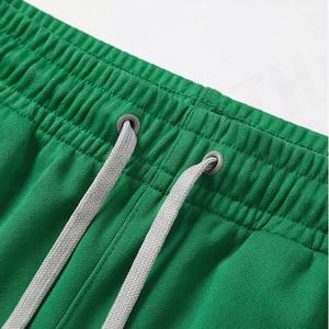 กางเกงขาสั้นชายแบบสปอร์ต มีกระเป๋า ซิป รูดเชือก เอวสม็อค ทรงหลวม ระบายอากาศได้ดี เหมาะสำหรับใส่เล่นน้ำทะเลหรือชายหาด ใส่สบายๆ ในฤดูร้อน - Product Image 4