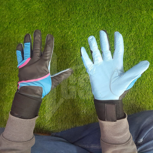 ถุงมือตีเบสบอลหนังแท้ สีน้ำเงิน แต่งชมพู ทนทาน บุนวมบริเวณฝ่ามือ ปิดด้วยแถบตีนตุ๊กแก ใช้ได้ทั้งชายและหญิง สำหรับการฝึกซ้อม - Product Image 2