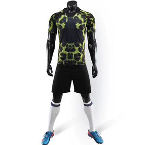 Uniforme de Fútbol Personalizado de Alta Calidad ODM OEM para Hombre, Conjunto de Uniforme con Logotipo Frontal Personalizado, 100% Poliéster, Secado Rápido y Transpirable - Product Image 4
