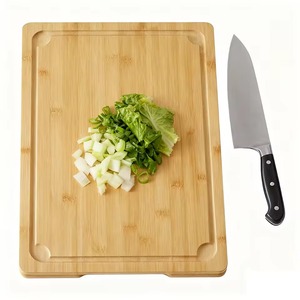 Planche à découper rectangulaire en bambou naturel de qualité supérieure avec poignées, durable, écologique, pour la préparation culinaire, surface antidérapante, rainure pour les jus - Product Image 5