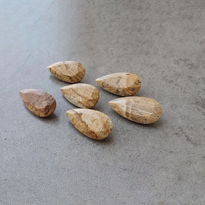 Pierre précieuse naturelle en jaspe biscuit, taille facetée, forme poire, calibrée, pour la fabrication de bijoux - Product Image 1