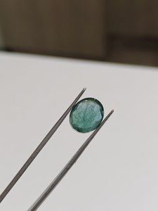 Esmeralda de corte ovalado de 5.87 ct, piedra preciosa natural suelta para anillos, pendientes y collares al mejor precio - Product Image 2