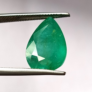 Piedra Preciosa de Esmeralda Verde Zambiana Natural de 8.25 Quilates, Corte Pera Facetado, para Joyería - Product Image 4