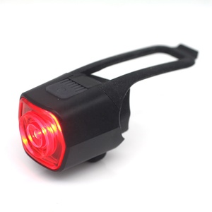 Feu arrière de vélo LED rechargeable USB-C avec batterie intégrée, étanche IPX4, en ABS et PC, pour la conduite nocturne, portable et automatique (OEM/ODM) - Product Image 5