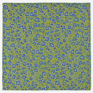 Tela de algodón con estampado floral verde oliva y motivo de flores azules, textil suave y transpirable para confección de kurtis y dupattas. - Product Image 4