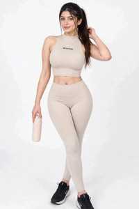 Camiseta Deportiva Corta de Punto Acanalado Beige para Mujer, Cuello Alto, Sin Mangas, con Logotipo Frontal, para Gimnasio - Product Image 6
