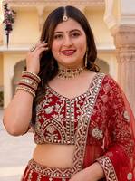 Lehenga Choli de mariée brodé, longueur ras du sol, silhouette trapèze, en tissu polyester-coton, col bateau, manches courtes, dupatta en résille