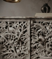 Buffet ancien en bois massif blanc vieilli, sculpté, avec rangement, pour salle à manger et salon