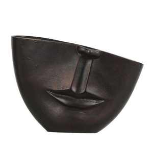 Pichet artisanal en métal tendance, style rustique, avec charme vintage et finition antique pour une décoration de style ferme vintage. - Product Image 1