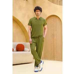 Ensemble de survêtement pour homme SHAGHAF SPORTS, vert olive, manches courtes, col en V, décontracté, taille élastique, couleur unie, coton léger, complet - Product Image 4