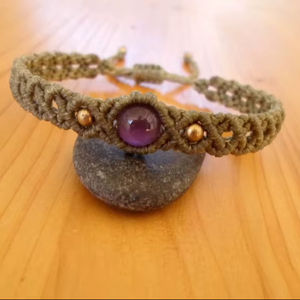 กำไลข้อมืออะเมทิสต์ทำมือพร้อมลูกปัดสไตล์โบโฮ พลอยธรรมชาติ สายปรับได้ เครื่องประดับแฮนด์เมด ขายส่ง - Product Image 1