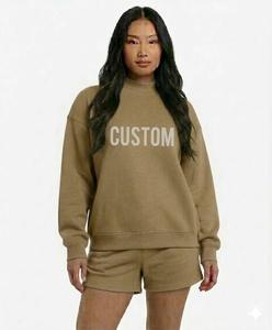 Conjunto de sudadera oversize de cuello alto y shorts casuales de gimnasio para mujer, estilo streetwear, en felpa. - Product Image 3