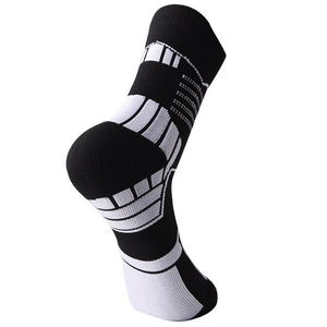 Chaussettes de sport courtes pour hommes, de haute qualité, personnalisées, en gros, avec impression sur mesure. - Product Image 3