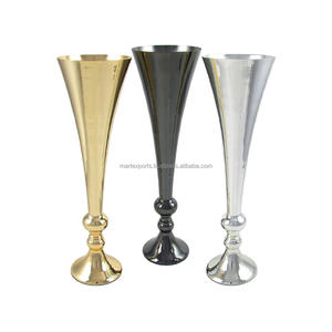 Grand vase décoratif en métal, centre de table moderne pour le salon, la salle à manger, la décoration d'étagère - Product Image 1