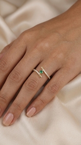 Bague en or massif 10 carats avec diamant cultivé en laboratoire et émeraude colombienne, bague croisée pour femme, bijoux de fiançailles certifiés IGI - Product Image 5