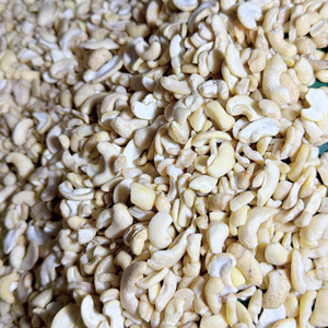 FREE Sample Santigo Cashew <b>Nuts</b> Kaju Broken Kaju In Bulk Ready To Ship <b>Kernel</b> Cashew <b>Nuts</b> - Product Image 1