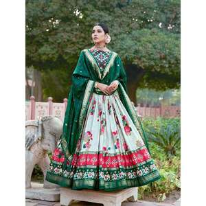 DESIGNER TUSSAR SOIE AJRAKH IMPRIMÉ LEHENGA CHOLI AVEC DUPATTA VERT - Product Image 1