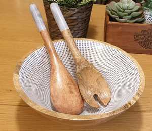 Bol en bois émaillé artisanal de haute qualité avec cuillères à salade, imprimé émaillé, cuillères assorties pour la présentation à la maison et en cuisine - Product Image 3