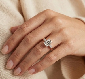 Anillo de Compromiso de Oro Sólido de 18K con Certificado IGI, Corte Esmeralda de 1.14CT, Color E, VVS2, Anillo Trílogo de Esmeralda de 2CT, Anillo de Diamante Cultivado en Laboratorio - Product Image 4