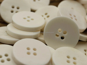 Botones de Cuerno Modernos Hechos a Mano de Calidad de Lujo y Ecológicos con 4 Agujeros para Prendas de Vestir, Alta Calidad de la India - Product Image 6