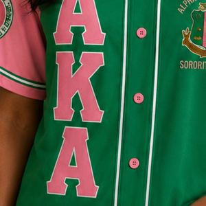 Camiseta Deportiva Verde y Rosa para Mujer, Estilo Béisbol, con Botones y Diseño de Letras Griegas, Ropa Casual de Equipo, Top de Moda - Product Image 3