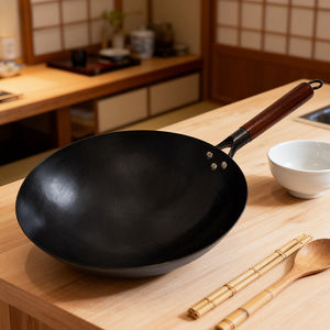 Wok de Acero Inoxidable de Primera Calidad, Grado Comercial, Fondo Redondo, Martillado a Mano, Capacidad de 20L, Mango de Madera, Apto para Lavavajillas - Product Image 2