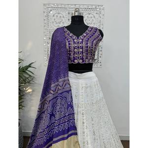 Vêtements de mariage de créateur brodés Lehenga Choli avec travail de séquence - Product Image 2