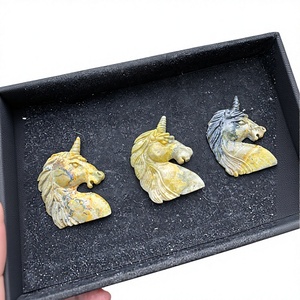 Unicornio Tallado a Mano en Jaspe Amarillo Grisáceo, Decoración de Fantasía Única - Escultura de Piedra Natural Indonesia - Product Image 2