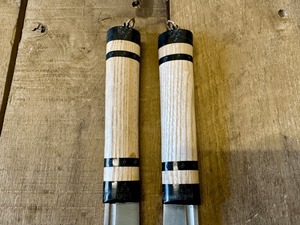 Nouveau Couteau Viking Long de Marque Haut de Gamme, Forgé à la Main en Acier Carbone 1095, Lame de 21 Pouces, Manche en Bois de Frêne, Couteau de Survie Polyvalent - Product Image 5