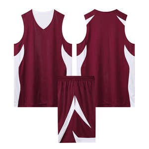 Uniformes de basket-ball personnalisés double face, maillot et short réversibles sublimés, vêtements de sport en polyester respirant - Product Image 4