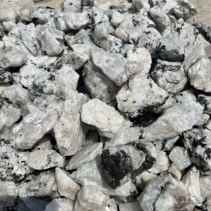 Pierres brutes de pierre de lune arc-en-ciel naturelle de haute qualité, cristal de pierre de lune blanche en vrac, forme irrégulière, décoration d'intérieur, vente en gros - Product Image 2