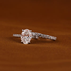 Anillo de Compromiso de Oro Sólido de 14k con Diamante de Laboratorio de Corte Ovalado y Juego de Anillos a Juego, Joyería Fina Nupcial Minimalista, al Mejor Precio - Product Image 1