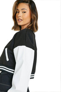 Chaqueta Varsity Corta con Mangas de Cuero |   Chaqueta de Invierno Clásica, Resistente al Viento y Ecológica, con Exterior de Lana y Forro de Seda - Product Image 3