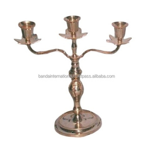 Porte-bougie conique à trois lumières en laiton de haute qualité avec finition dorée pour la décoration de bureau à la maison et pour Noël - Product Image 1