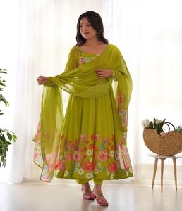 Conjunto de traje Anarkali de organza de seda pura suave con estampado Kali, estilo étnico indio, con dupatta de lona y pantalón, atuendo para mujer - Product Image 1