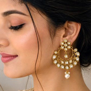 Boucles d'oreilles pendantes en cristal plaqué or, perles d'eau douce, design JeweleMarket, élégantes, traditionnelles, pour mariage indien - Product Image 1