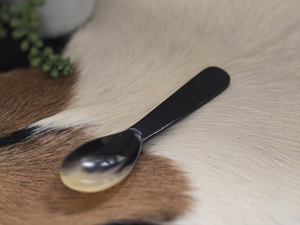 ช้อนเสิร์ฟทำจากเขาควายโบราณ ดีไซน์หรูหรา ขัดเงาอย่างประณีต พร้อมลวดลายหลากหลาย เหมาะสำหรับงานเลี้ยง เป็นมิตรต่อสิ่งแวดล้อม - Product Image 2