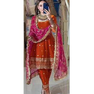 Salwar de Seda de Diseño: Bordado de Seda Fandy Pesada con Lentejuelas de 5mm y Manga Larga, Precio de Exportación - Product Image 1