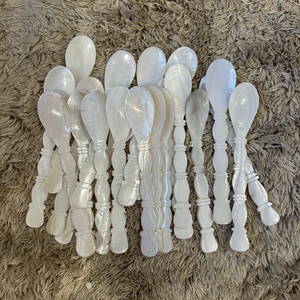 Juego de servir de madreperla para Caviar HUONG DANG Cuchara de caviar de concha marina ecológica con mango corto Espejo polaco Vietnam - Product Image 1