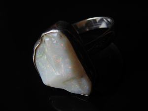 แหวนโอปอลออสเตรเลียธรรมชาติขัดเงาแบบหยาบ ประดับเงิน ดีไซน์คลาสสิก เหมาะสำหรับงานปาร์ตี้ งานแต่งงาน ของขวัญสำหรับเธอ สินค้ามาใหม่ - Product Image 2