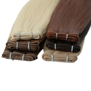 Extensioni con trama piatta a cuticola intera, 100% capelli umani vergini Remy, con texture liscia naturale e punte dense - Product Image 1