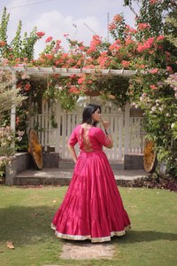 Costume Anarkali traditionnel indien pour femmes, en coton rouge, long jusqu'au sol, avec choli brodé, coupe ample, tenue ethnique pour mariage - Product Image 5