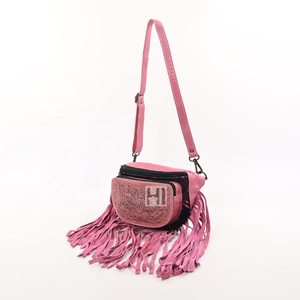 Sac banane ajustable en cuir suédé de vachette style western avec motif gravé - Product Image 4