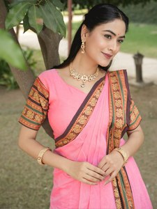 Lehenga Choli en Chanderi Cousu avec des Détails Artisanaux et une Doublure en Coton Doux – Idéal pour les Mariages et les Cérémonies - Product Image 3