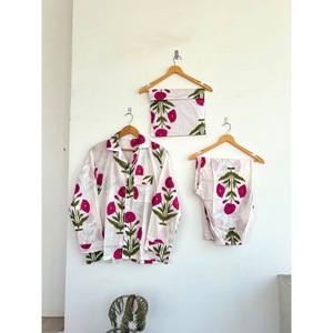 Vestido Camisero Bohemio con Estampado Floral, 100% Algodón Crepé, Cuello en V, Manga Larga, Corte Regular, Botones al Frente, Transpirable, Ecológico, para Uso Diario - Product Image 1