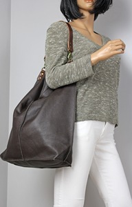 Latest Daily Use Fashion Lightweight Durable Leather <b>Bag</b> Hobo soft wholesale price Water-resistant Non-stick Leather Hobo <b>Bag</b> - Product Image 6