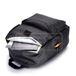 Sac à dos de sport multi-poches conçu pour la salle de sport et les voyages, avec des matériaux durables et un design moderne - Product Image 3