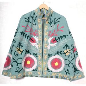 Veste d'hiver pour femmes, style ethnique Suzani, à col montant, respirante, tissée à la main, matelassée en coton, avec doublure en coton, idéale pour les festivals - Product Image 1